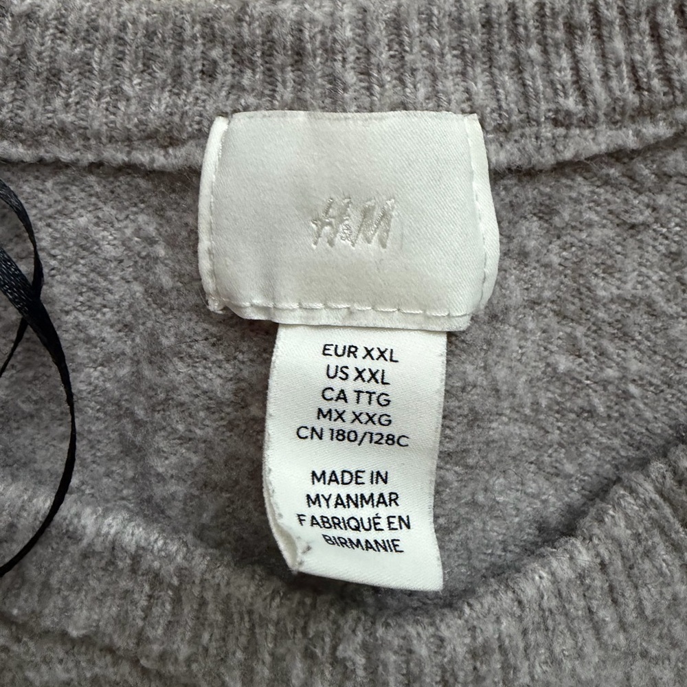 H&M Sweater - Picture 2 of 2